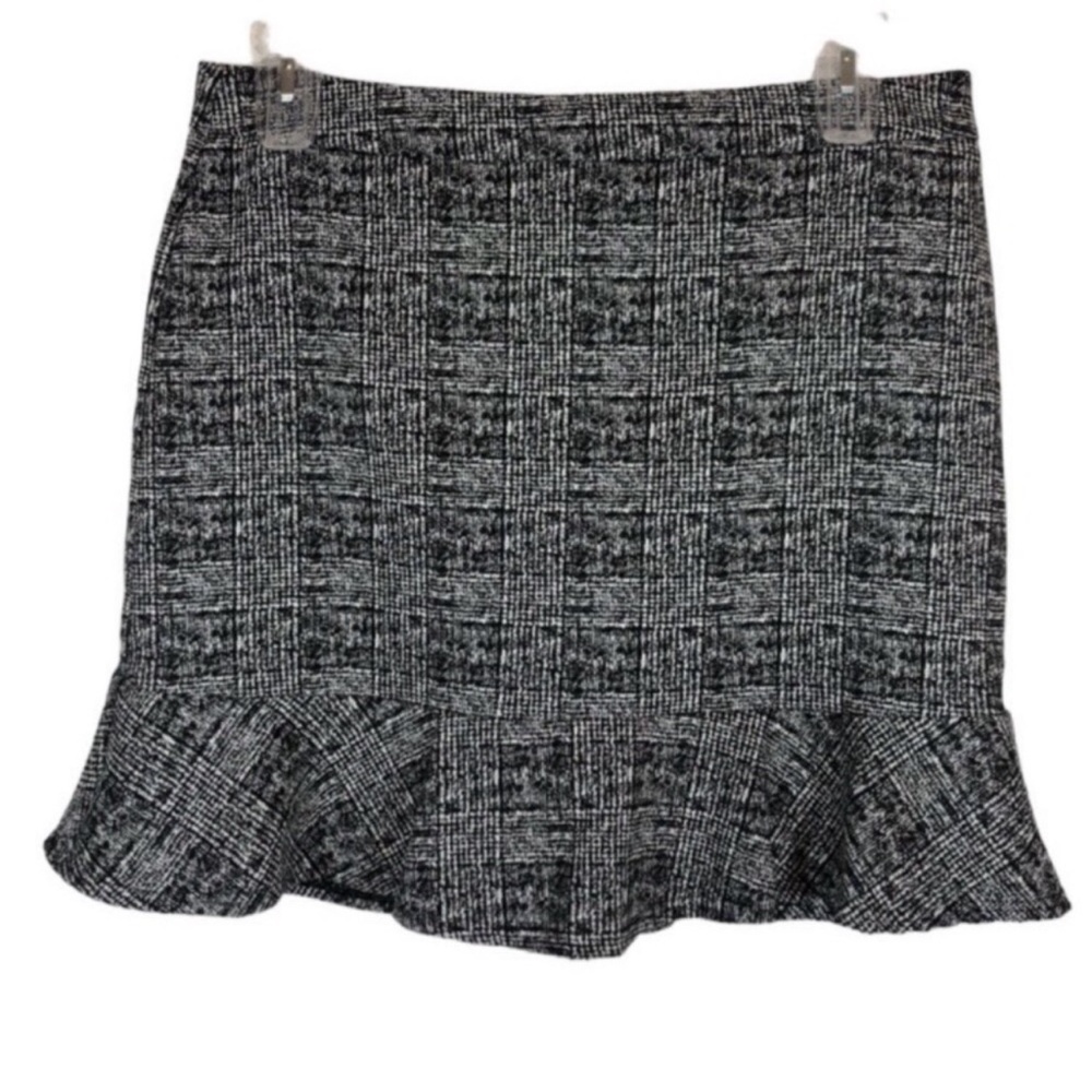Banana Republic Size 12 Black & White Checkerboard pattern Skirt w/ Flounce Hem